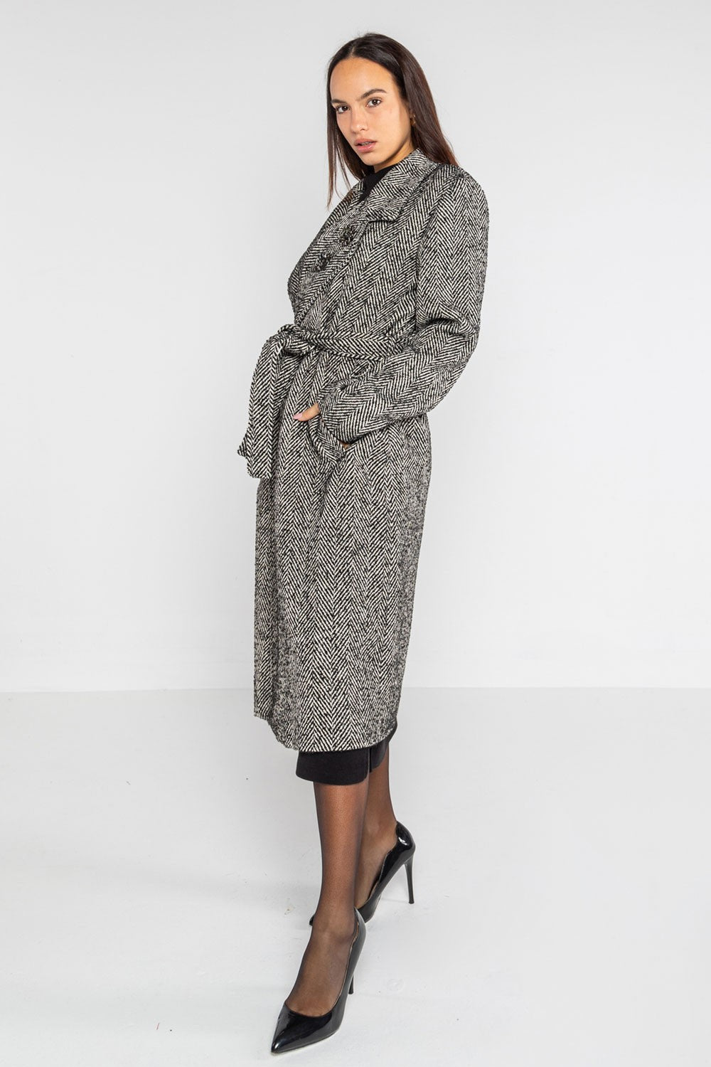 Lokita - cappotto lungo con cintura in tessuto spigato 1280 lok82081 nero/avorio