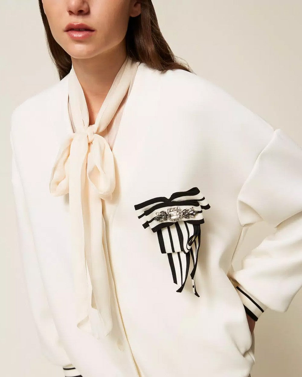 Twinset - cardigan in tessuto scuba con spilla 252ll2gbb 00526 off white